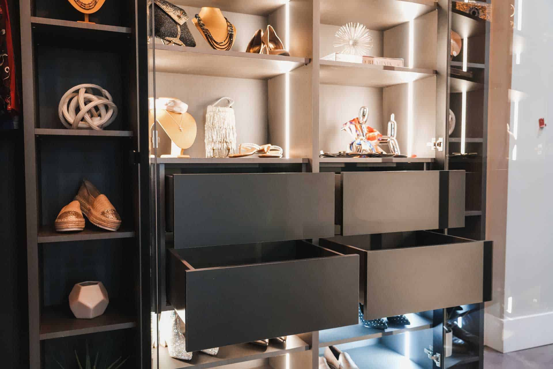 Closet Designs for the Modern Home, Custom closets: Benefits and advantages, Custom closet design ideas